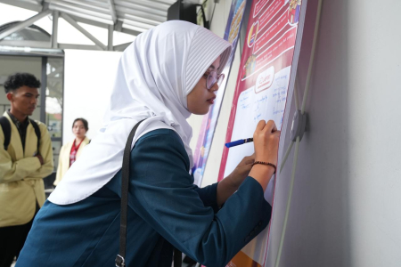 KOMITMEN MENDUKUNG KETERBUKAAN INFORMASI PUBLIK