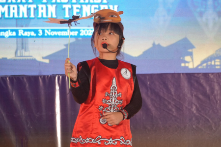 LOMBA MENDONGENG BAHASA DAYAK NGAJU