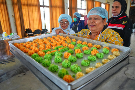 PERSIAPAN PEMANGGANGAN KUE