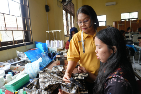 PELATIHAN VOKASI KETERAMPILAN MENJAHIT