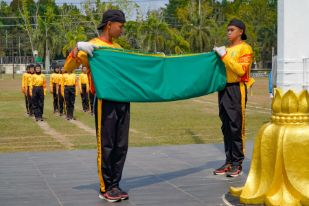 LATIHAN MELIPAT BENDERA