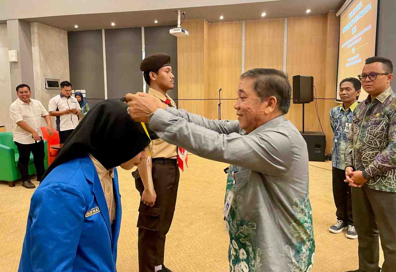 PELATIHAN KEPEMIMPINAN PEMUDA
