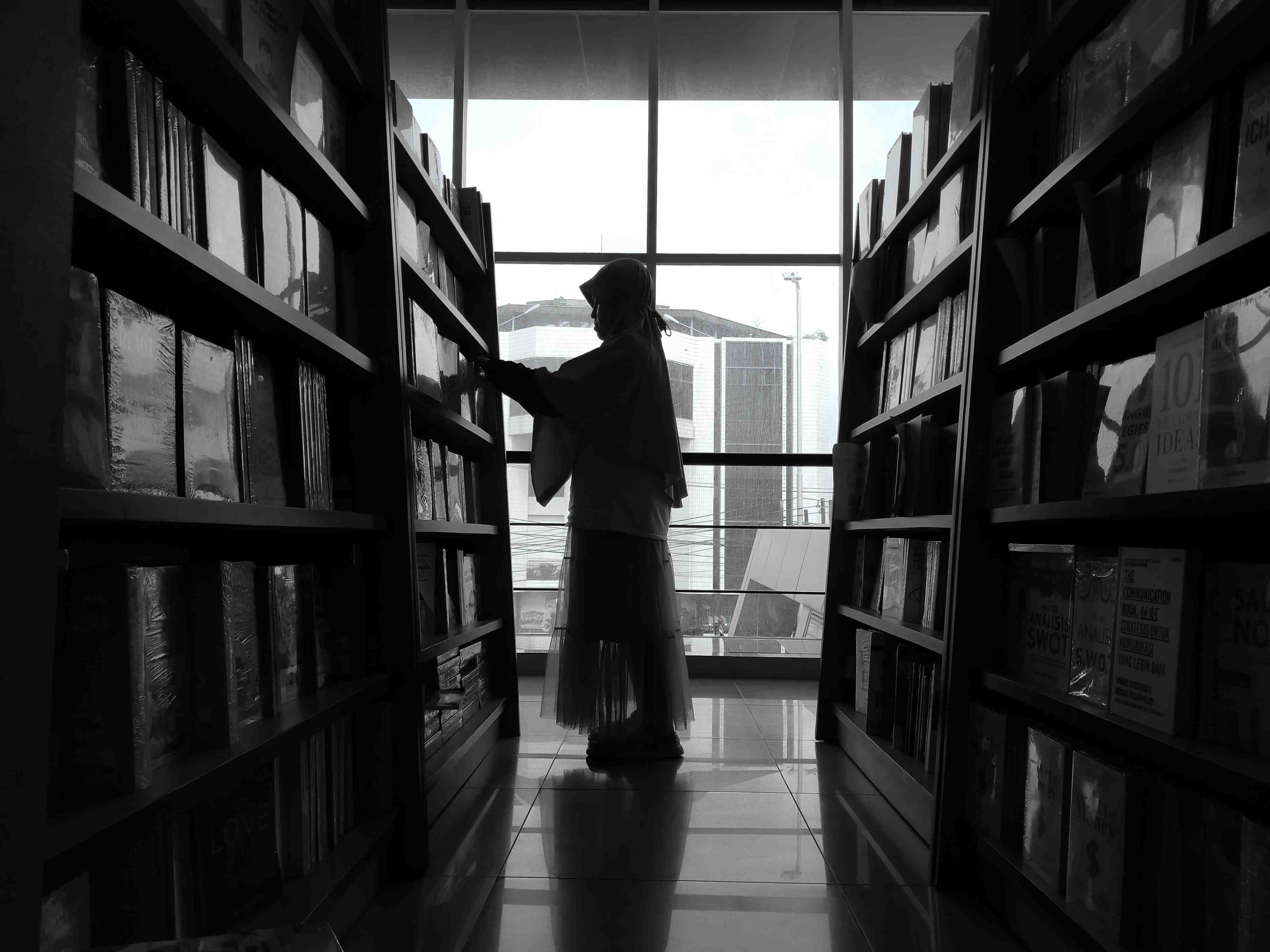 PILIH BUKU DI RAK