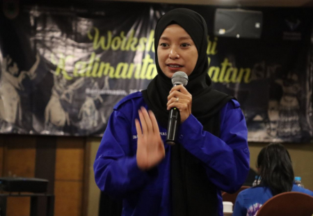 PRAKTEKKAN GERAKAN TARI