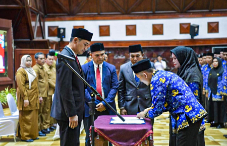 PELANTIKAN 201 KEPALA SEKOLAH