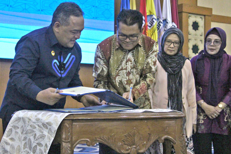 PENANDATANGANAN MOU