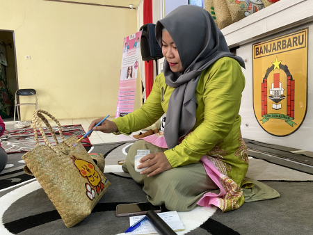 BERI PELAPIS WARNA