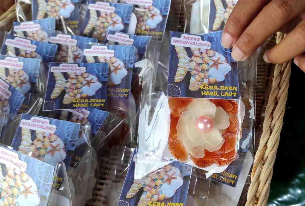 KERAJINAN HASIL LAUT