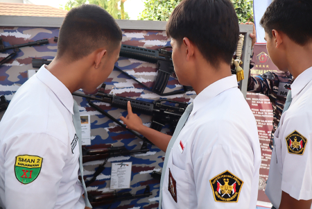 LIHAT SENJATA