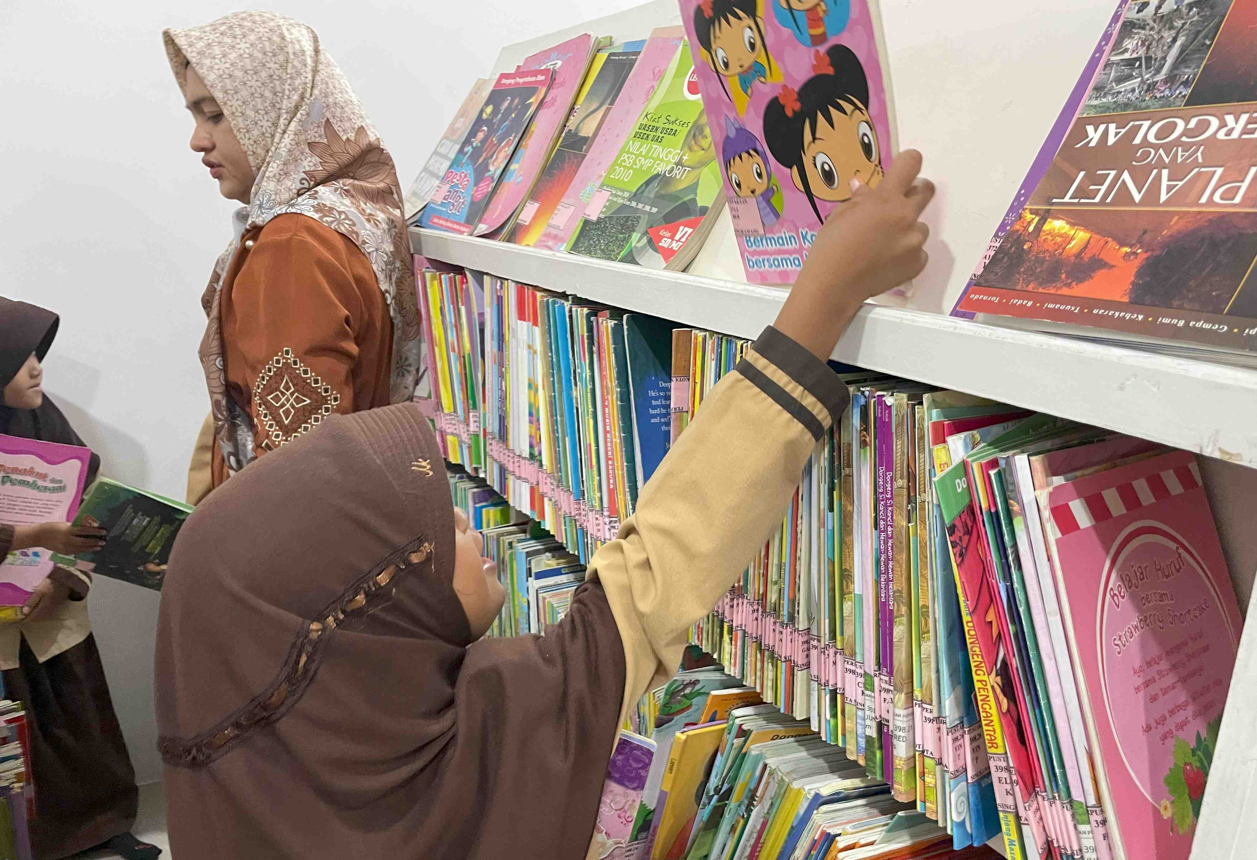 PILIH BUKU BACAAN