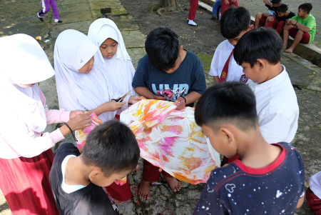 MEMOTONG TALI IKATAN