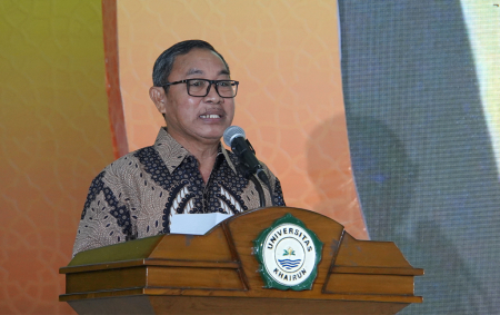 MEMPERSIAPKAN CALON AKUNTAN PROFESIONAL