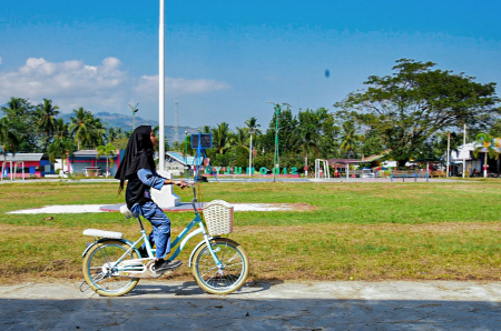 MAIN SEPEDA DI ALUN-ALUN