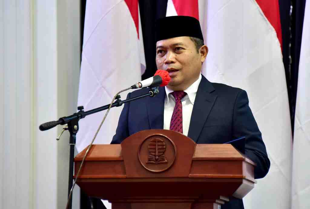 MEMBANGUN GENERASI UNGGUL