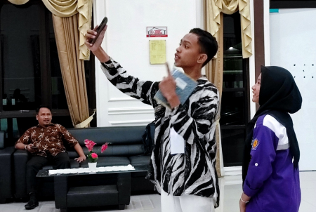 MEMBUAT KONTEN MEDIA SOSIAL