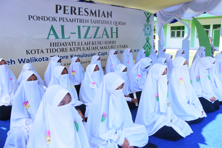 PERSEMBAHAN HAFALAN QUR’AN DAN HADIS
