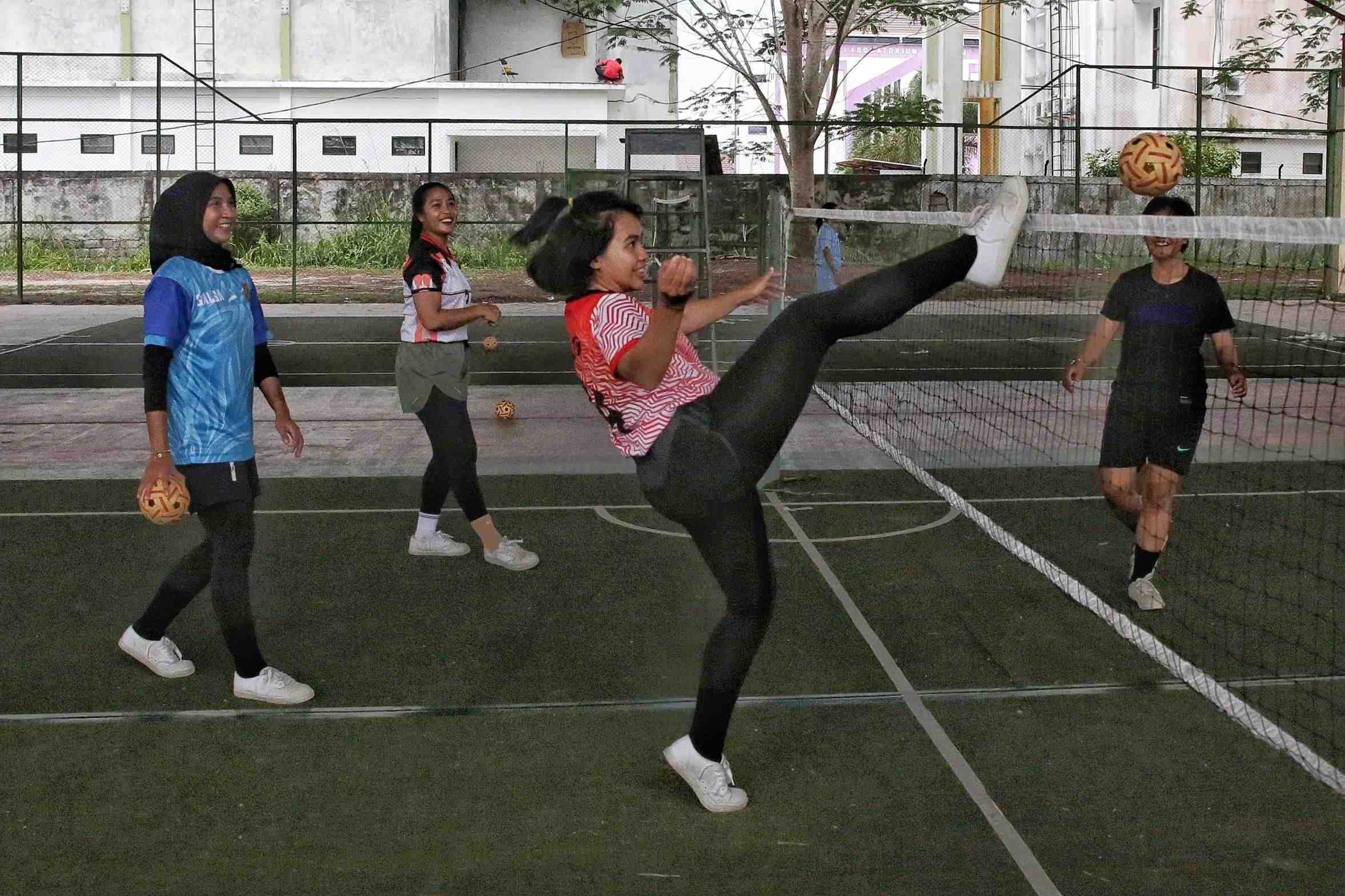 PERSIAPAN ATLET SEPAK TAKRAW KALTENG