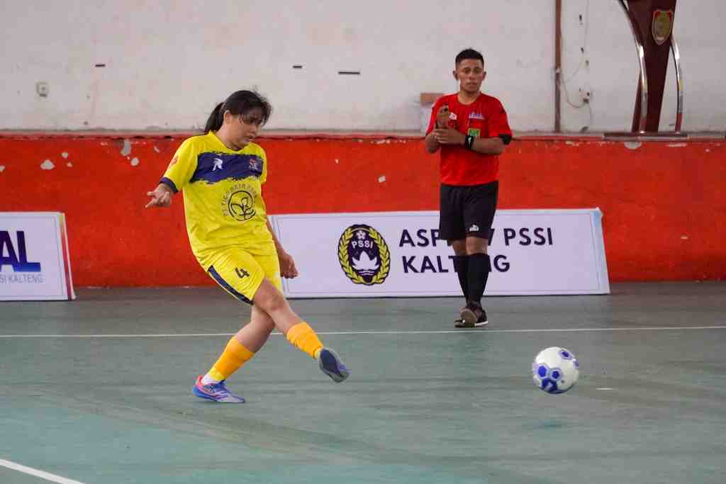 TENDANGAN BEBAS
