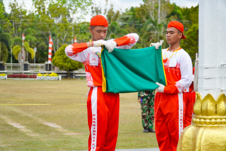 LIPAT BENDERA 