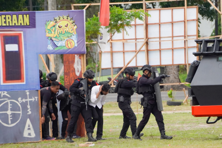 BEBASKAN SANDERA