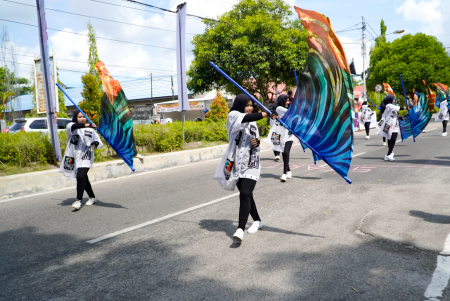ATRAKSI BENDERA