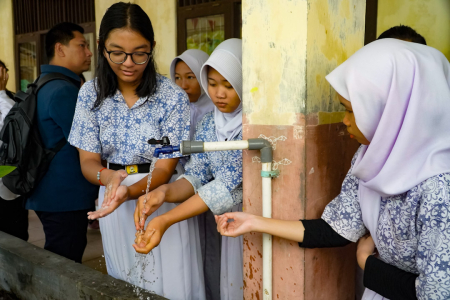 CUCI TANGAN SEBELUM MAKAN 