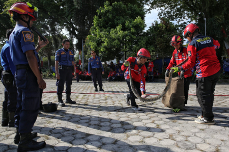 PELATIHAN PENANGANAN ULAR PITON