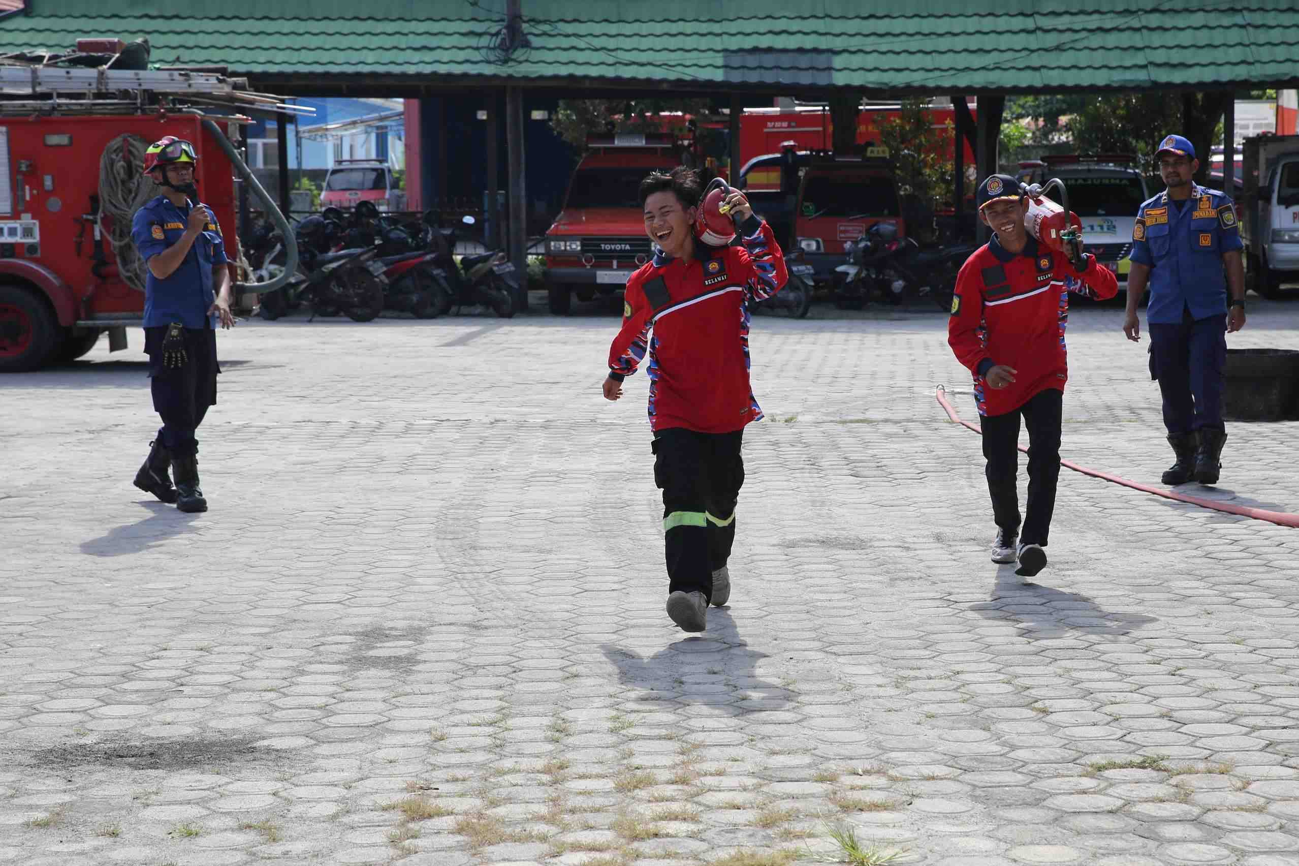 PRAKTIK BAWA APAR