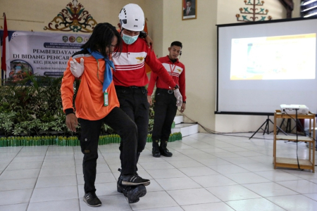 PRAKTIK BAWA KORBAN BENCANA 