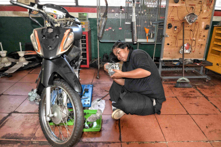 PERIKSA BLOK SILINDER MESIN SEPEDA MOTOR