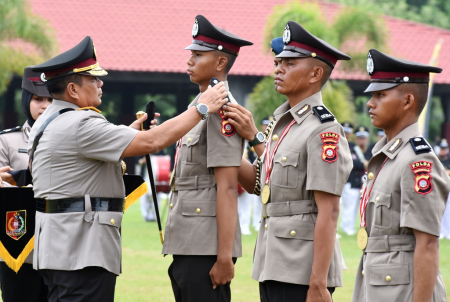 PEMASANGAN TANDA PANGKAT