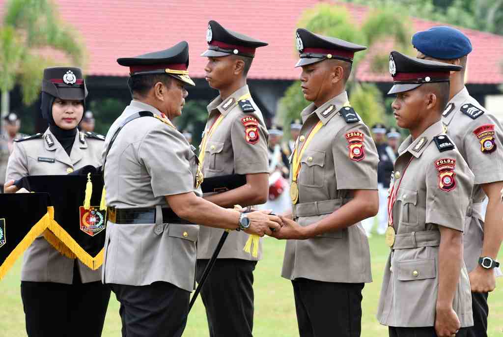 PENYERAHAN IJAZAH BINTARA POLRI
