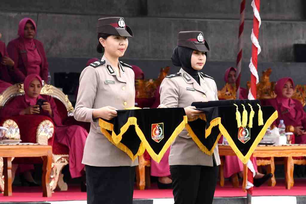 PETUGAS UPACARA PENUTUPAN DIKTUKBA