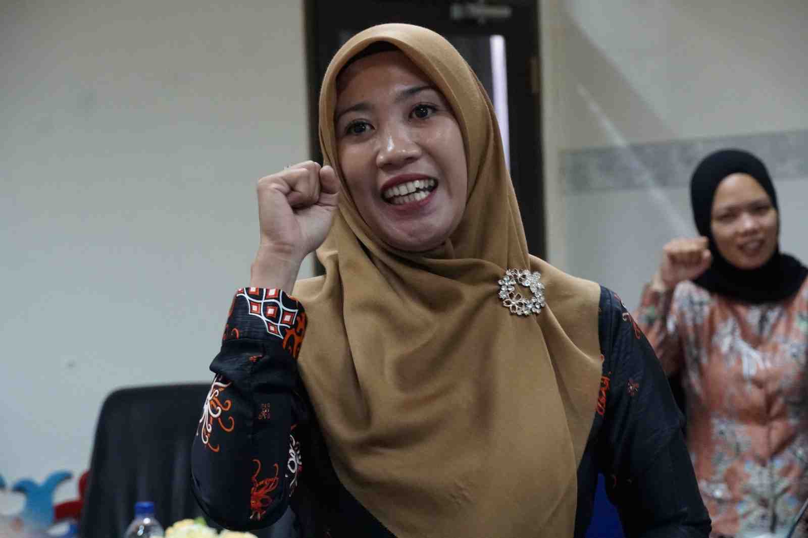 BAHASA ISYARAT KOMUNIKASI TUNAWICARA