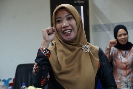 BAHASA ISYARAT KOMUNIKASI TUNAWICARA