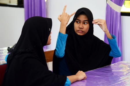 SISWA TUNARUNGU BERPRESTASI