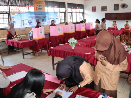 SUARA DEMOKRASI DI SEKOLAH