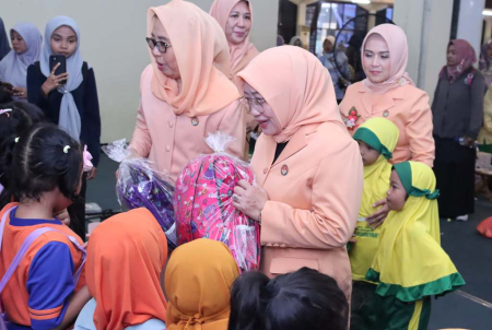 LOMBA MEWARNAI ANAK PAUD
