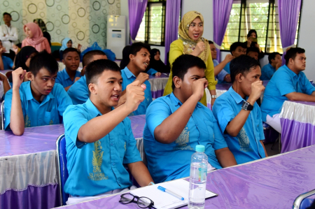 YEL-YEL ANAK HEBAT