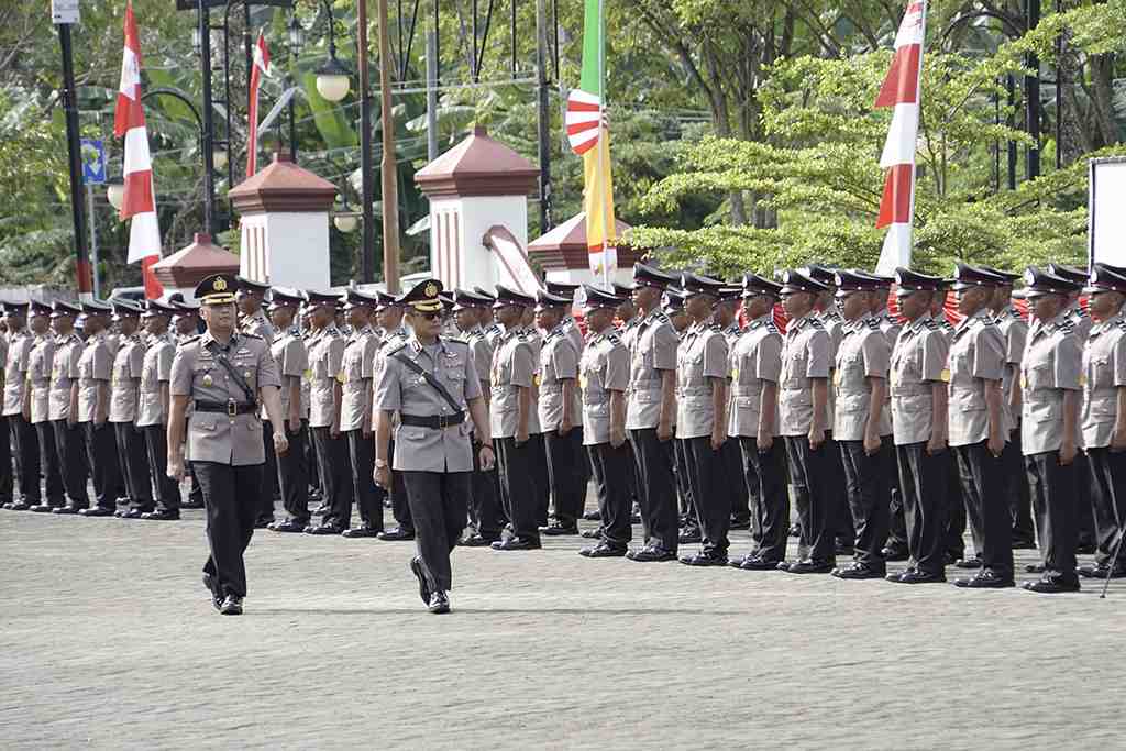 UPACARA PENUTUPAN PENDIDIKAN BINTARA POLRI