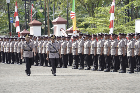 UPACARA PENUTUPAN PENDIDIKAN BINTARA POLRI