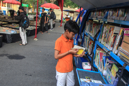 PAMERAN DAN BAZAR BUKU MURAH DI SEMARANG