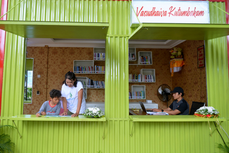 LAYANAN PERPUSTAKAAN SEMI KONTAINER