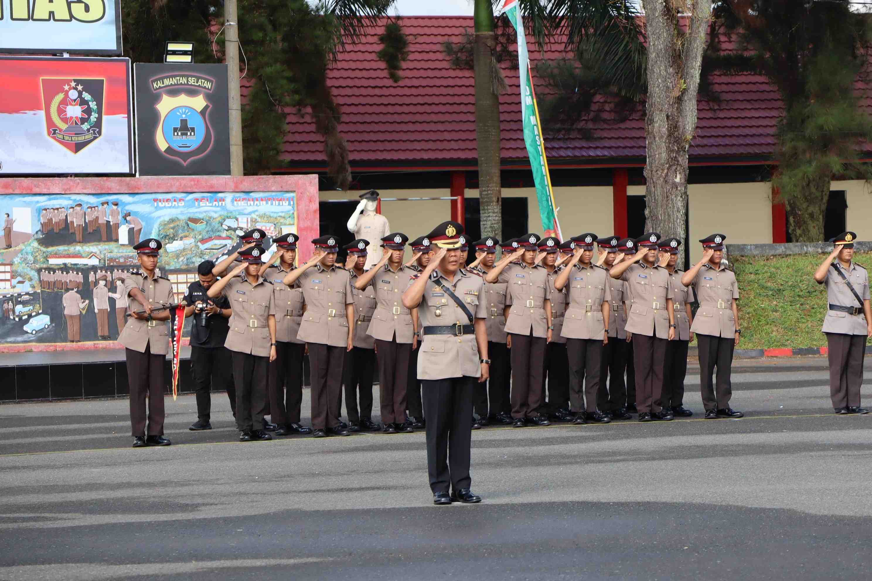 PIMPIN PENGHORMATAN