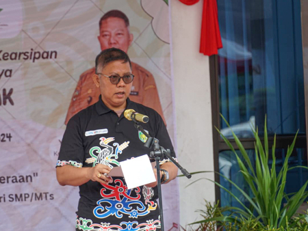 PERLUAS WAWASAN DAN PENGETAHUAN MELALUI LITERASI