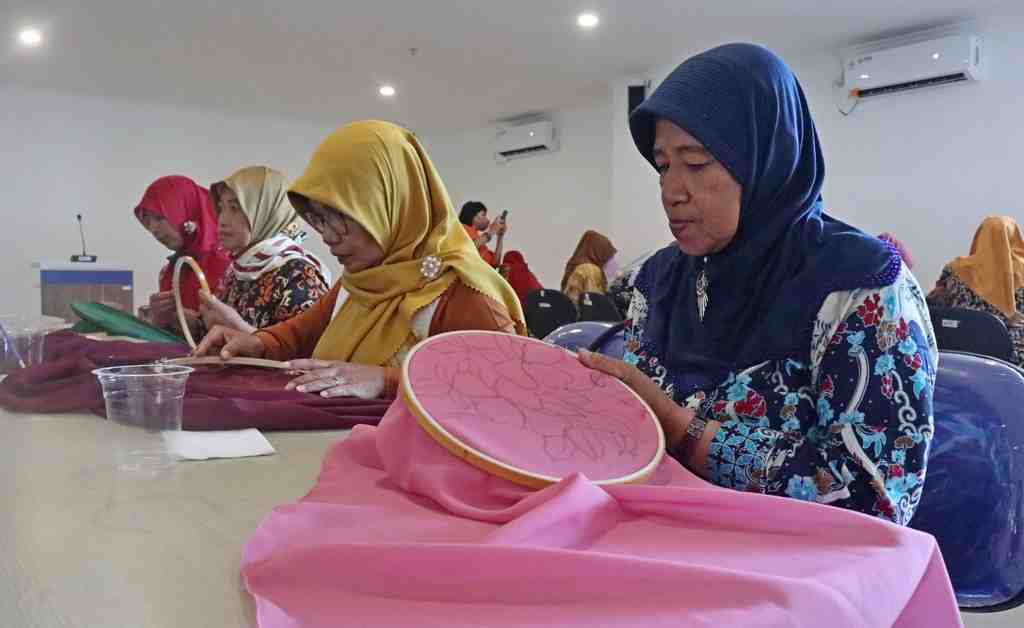 PELATIHAN KETRAMPILAN BAGI LANSIA