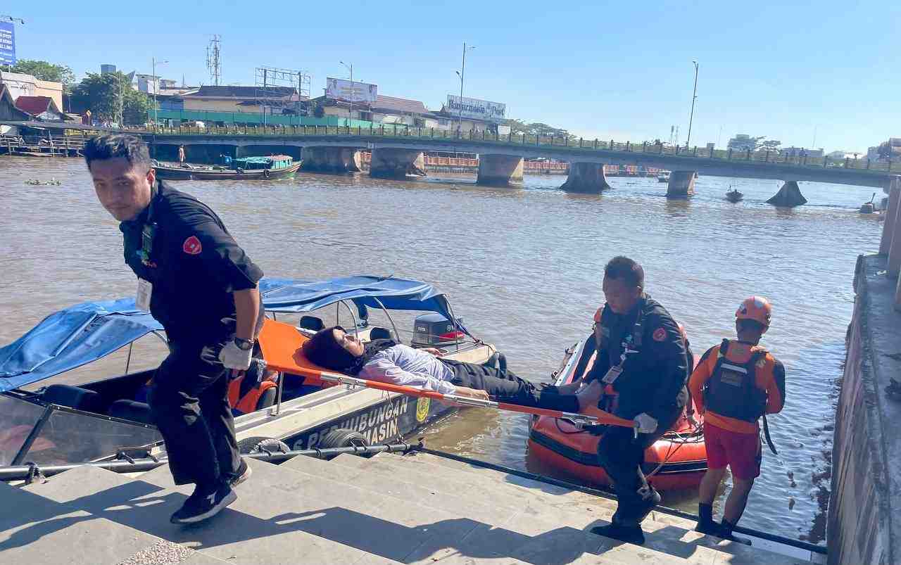 SIMULASI PERTOLONGAN KORBAN TENGGELAM