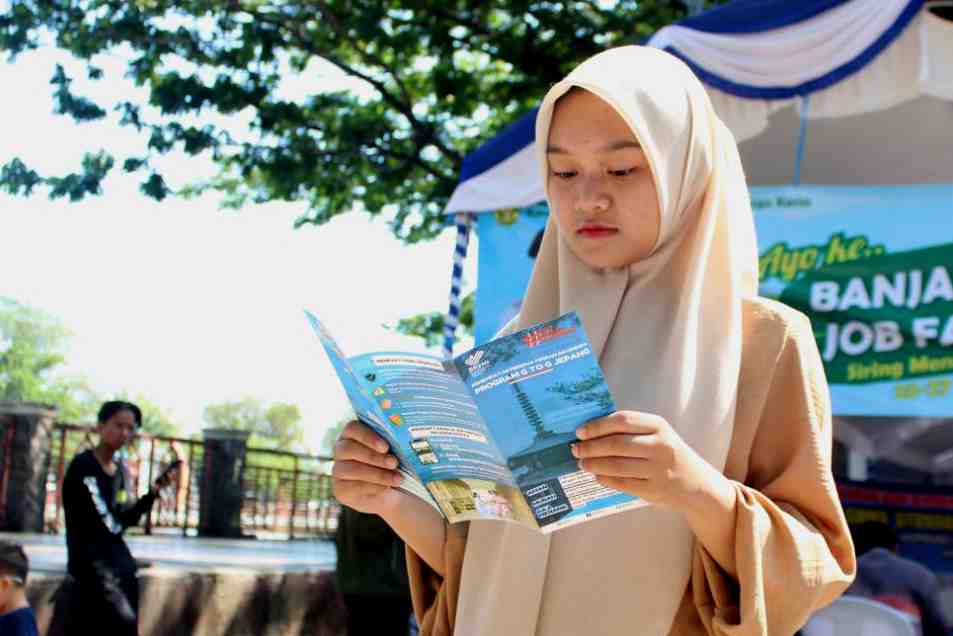 BACA BROSUR PERUSAHAAN