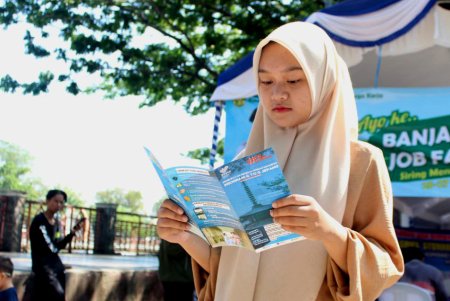 BACA BROSUR PERUSAHAAN