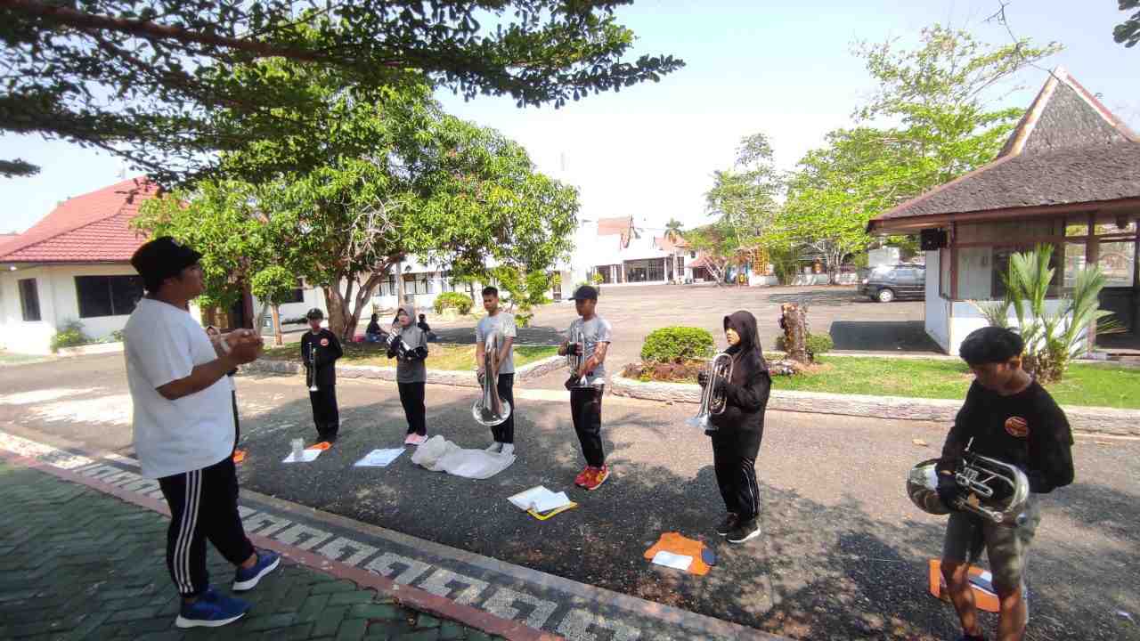 PELATIHAN MARCHING FESTIVAL